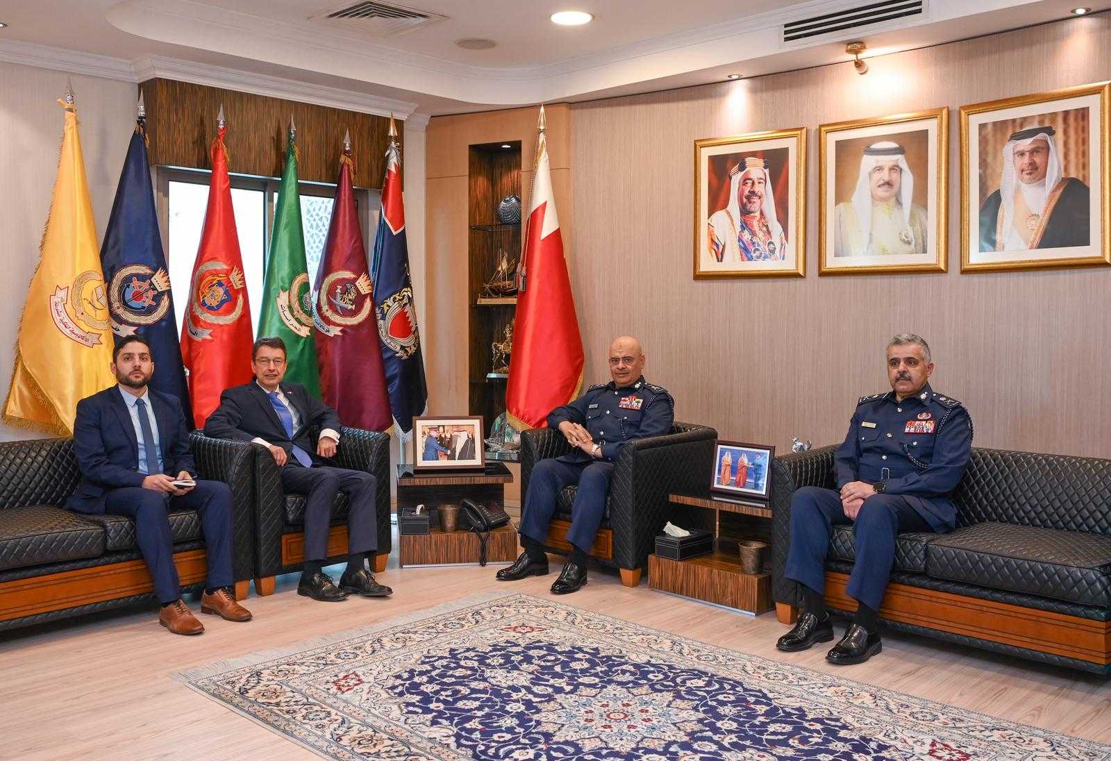 رئيس الشرطة يستقبل سفير جمهورية ألمانيا الاتحادية لدى مملكة البحرين<